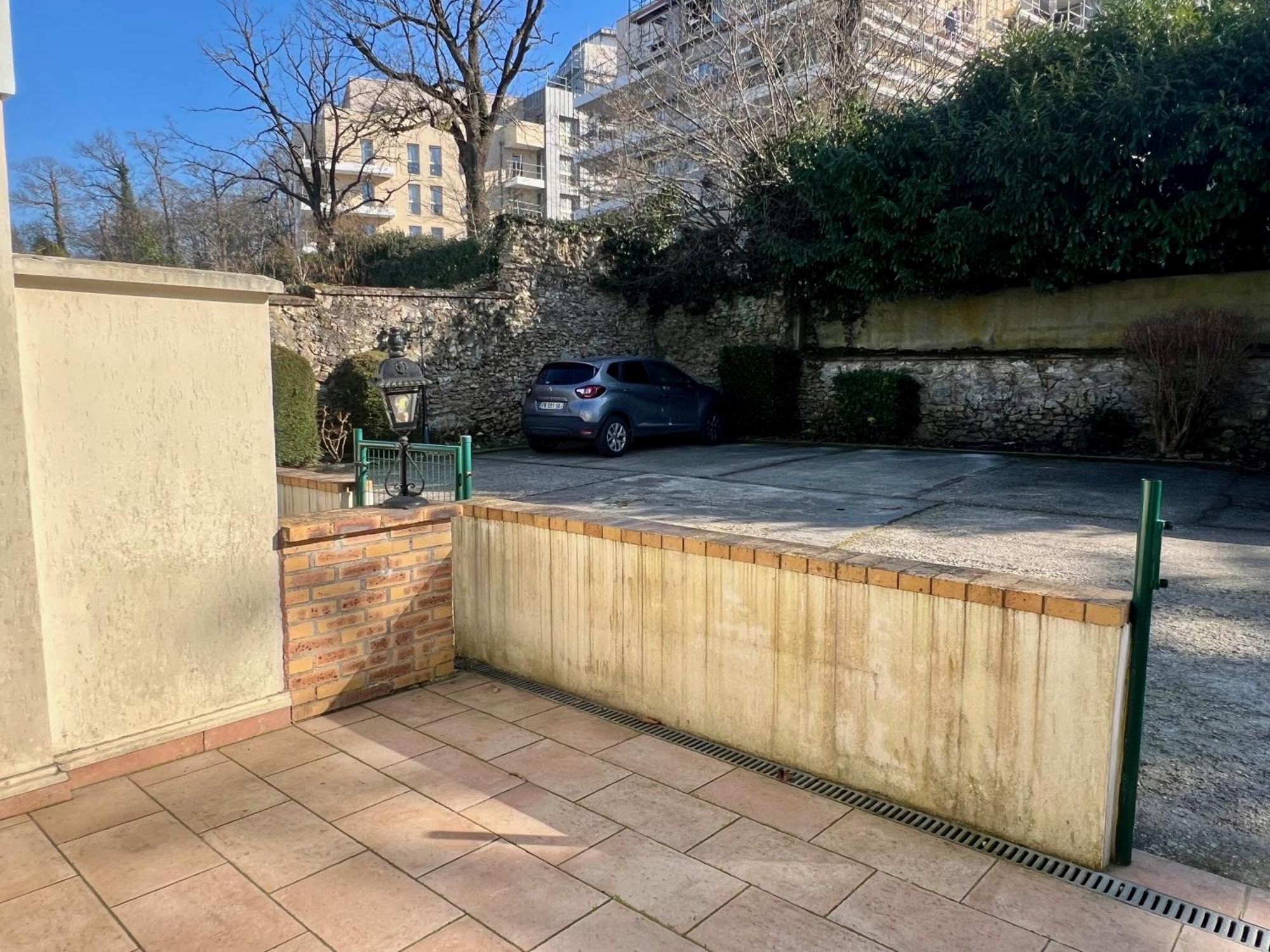 Appart'Hotel Nuiteejour Versailles Saint Cyr L'Ecole Exterior foto